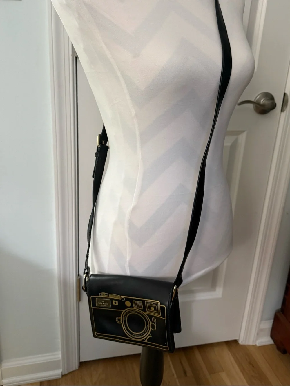 Kate Spade New York Lemon Street Gwen Camera Crossbody Novelty Bag